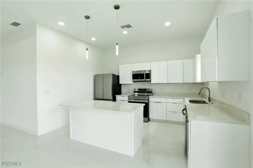 2725 Embers Parkway W Cape Coral FL 33993