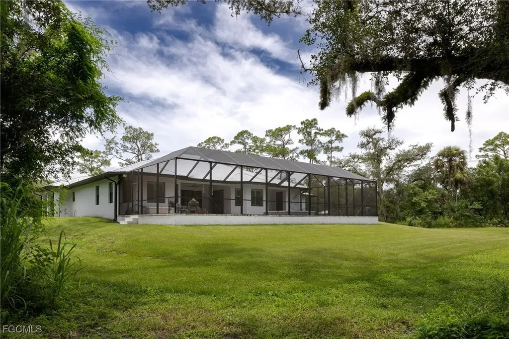 18851 Palm Beach Boulevard Alva FL 33920