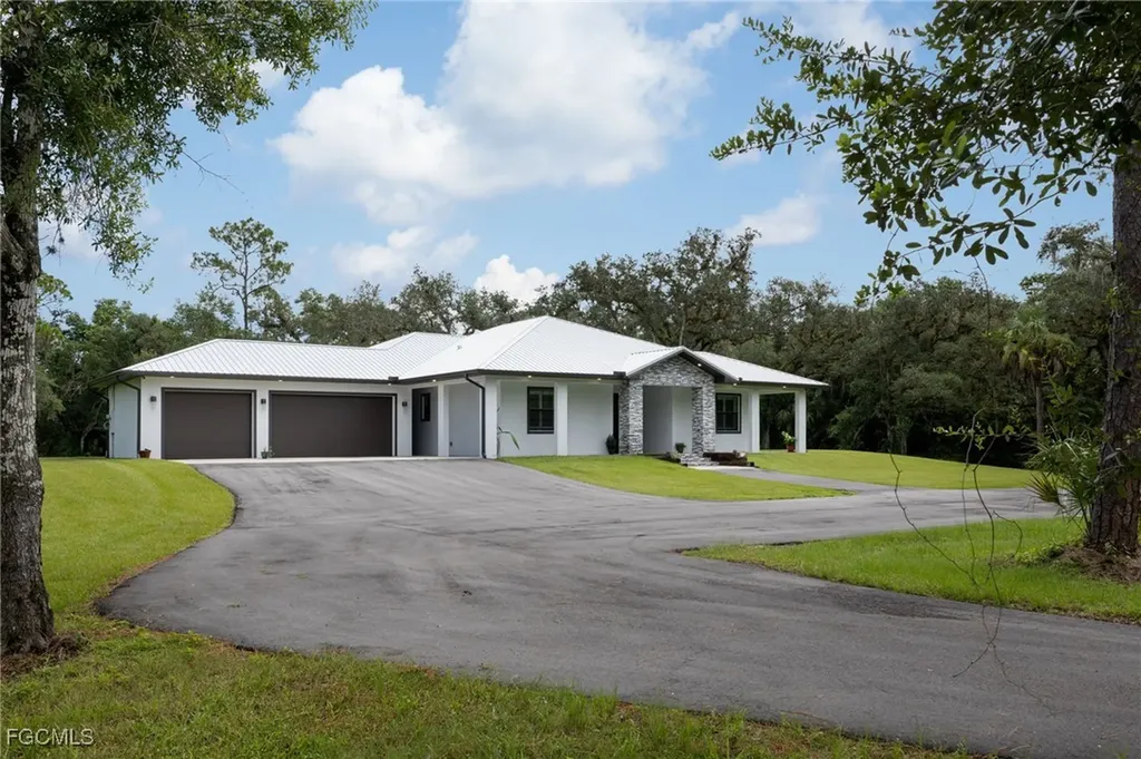 18851 Palm Beach Boulevard Alva FL 33920