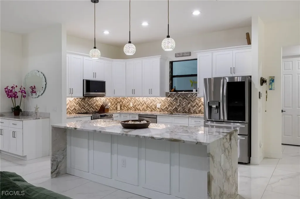 18851 Palm Beach Boulevard Alva FL 33920