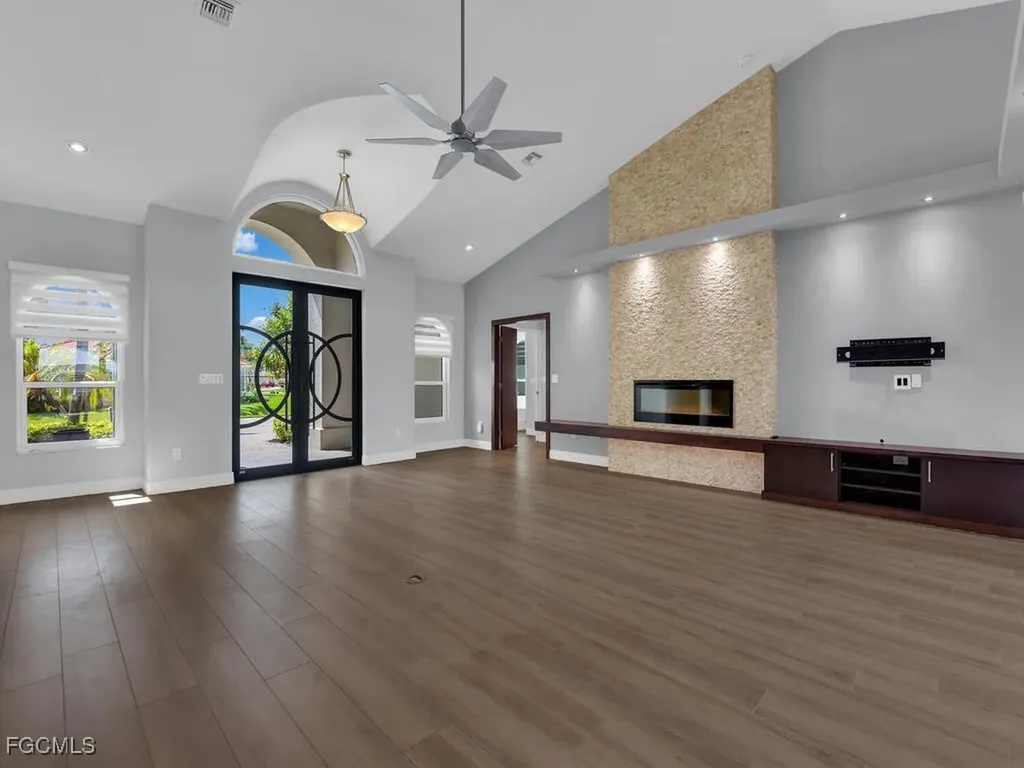 5795 SW 7th Court Cape Coral FL 33914