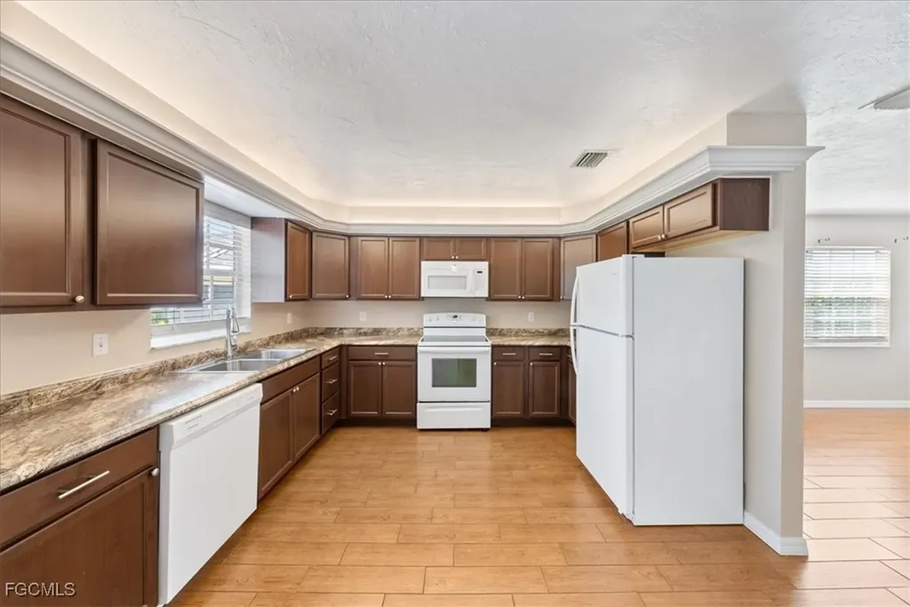 864 100th Avenue N Naples FL 34108