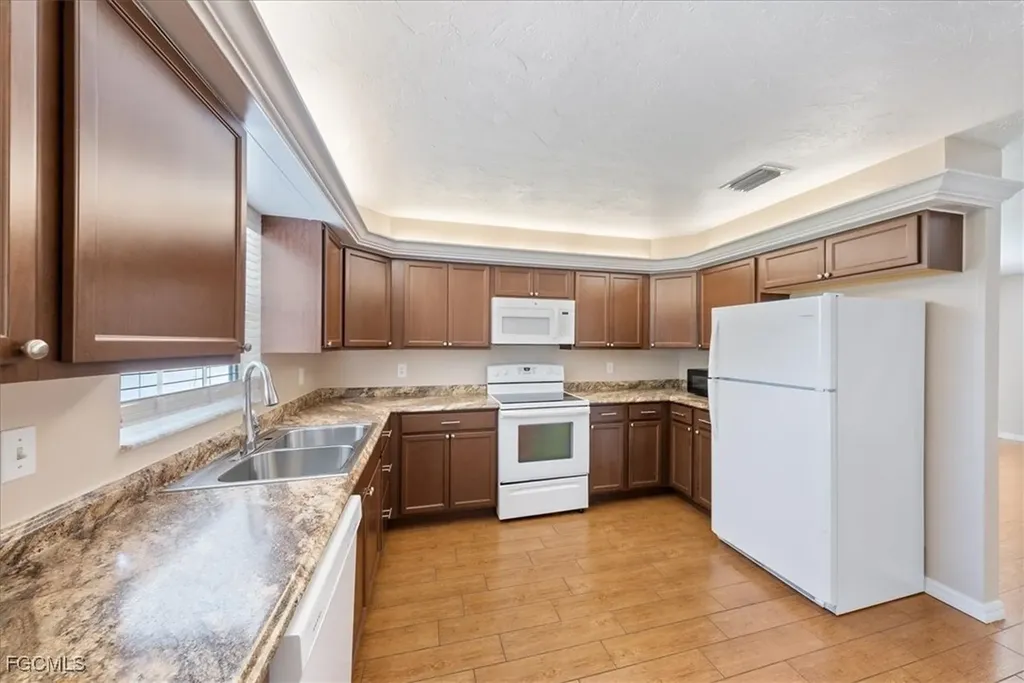 864 100th Avenue N Naples FL 34108