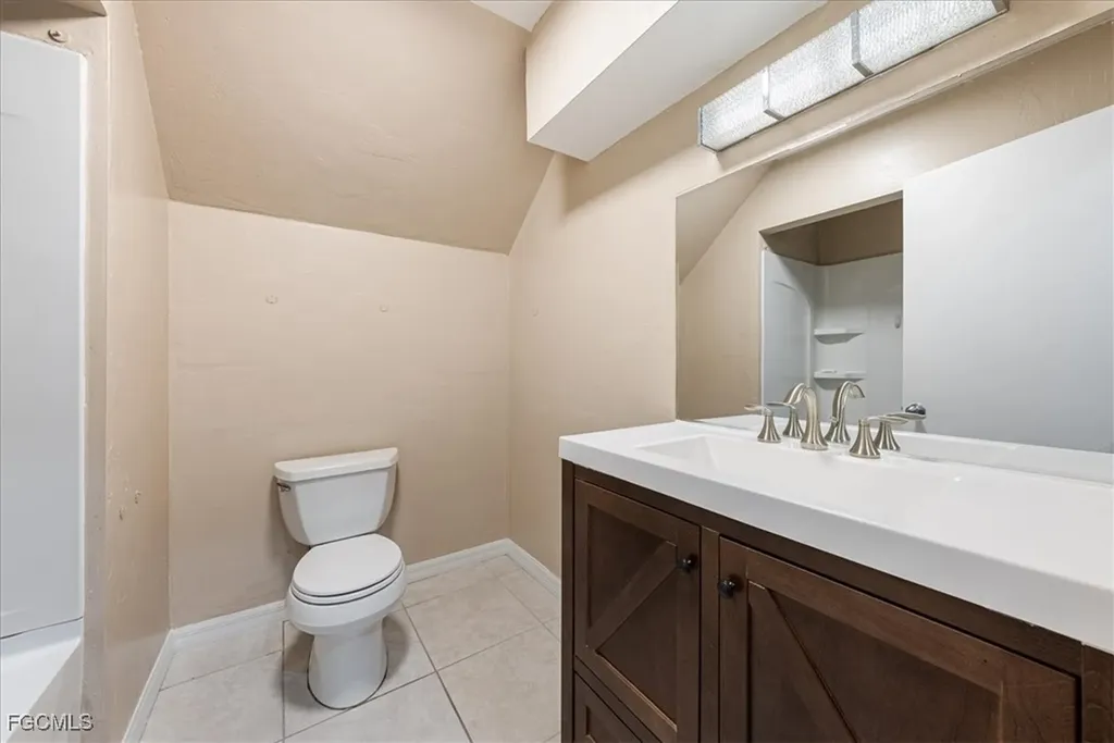 864 100th Avenue N Naples FL 34108