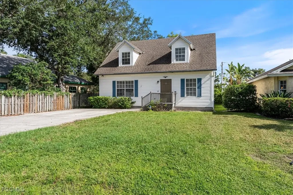 864 100th Avenue N Naples FL 34108