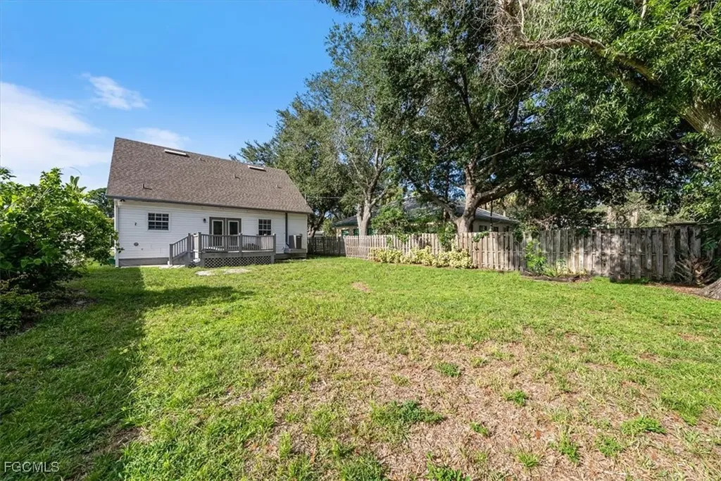 864 100th Avenue N Naples FL 34108