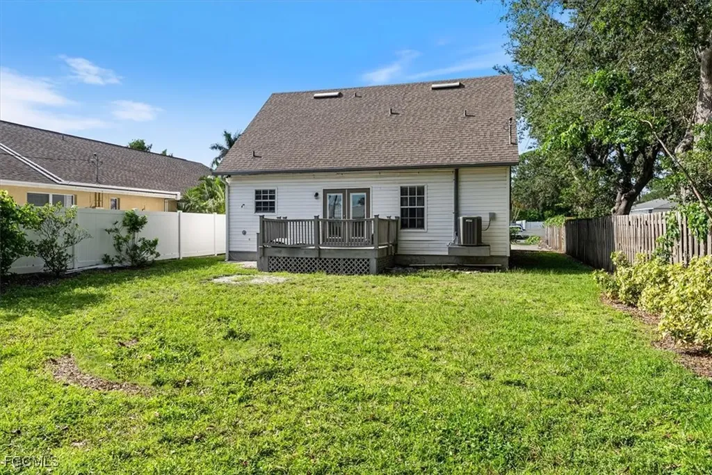 864 100th Avenue N Naples FL 34108