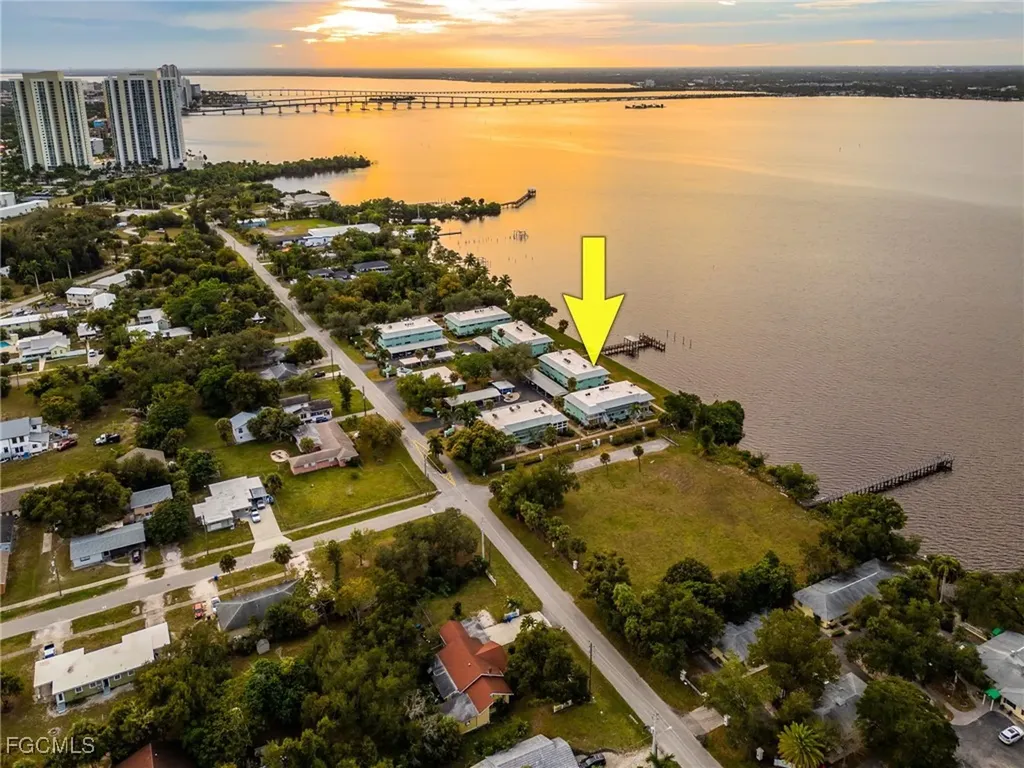 3225 E Riverside Drive Fort Myers FL 33916