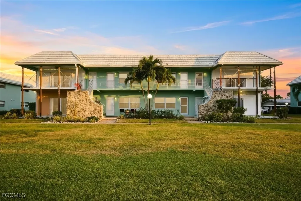 3225 E Riverside Drive Fort Myers FL 33916