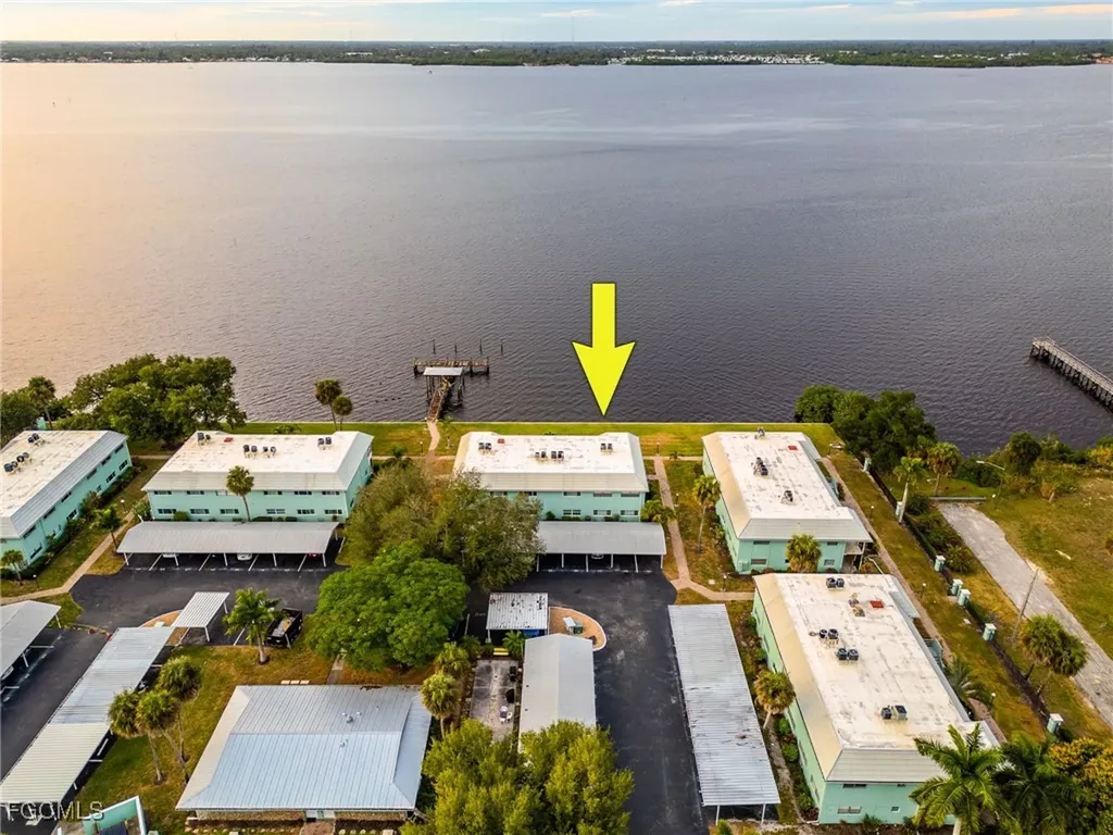 3225 E Riverside Drive Fort Myers FL 33916