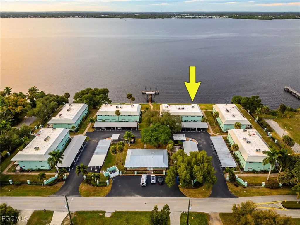 3225 E Riverside Drive Fort Myers FL 33916