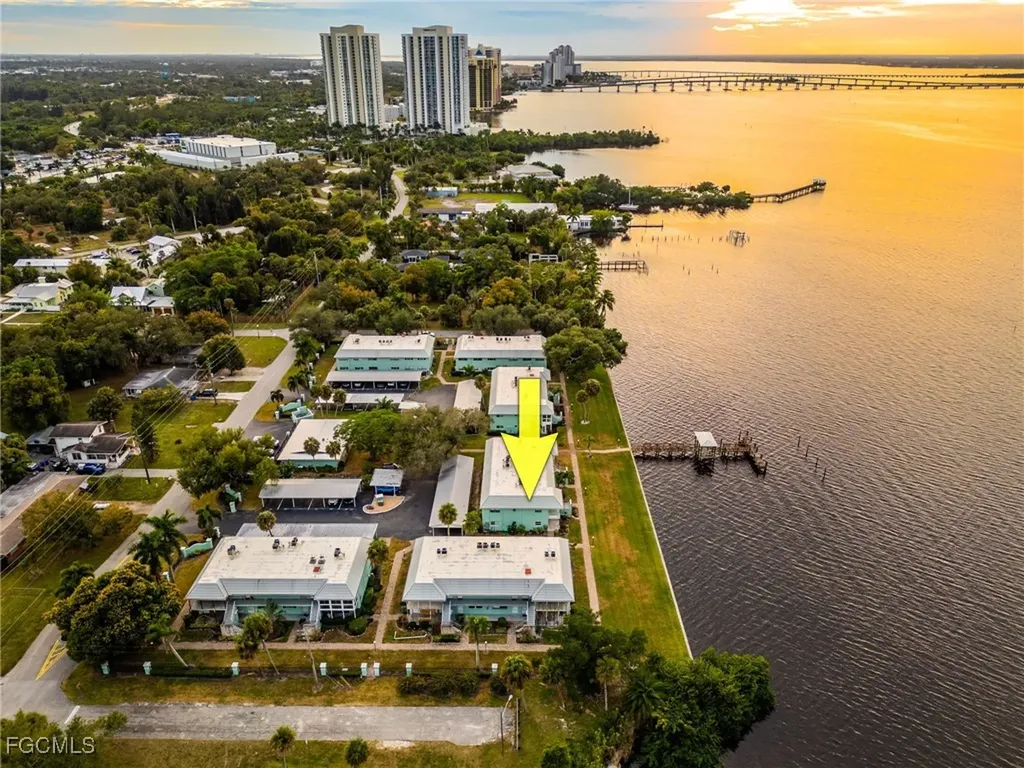 3225 E Riverside Drive Fort Myers FL 33916