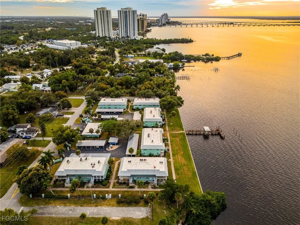 3225 E Riverside Drive Fort Myers FL 33916