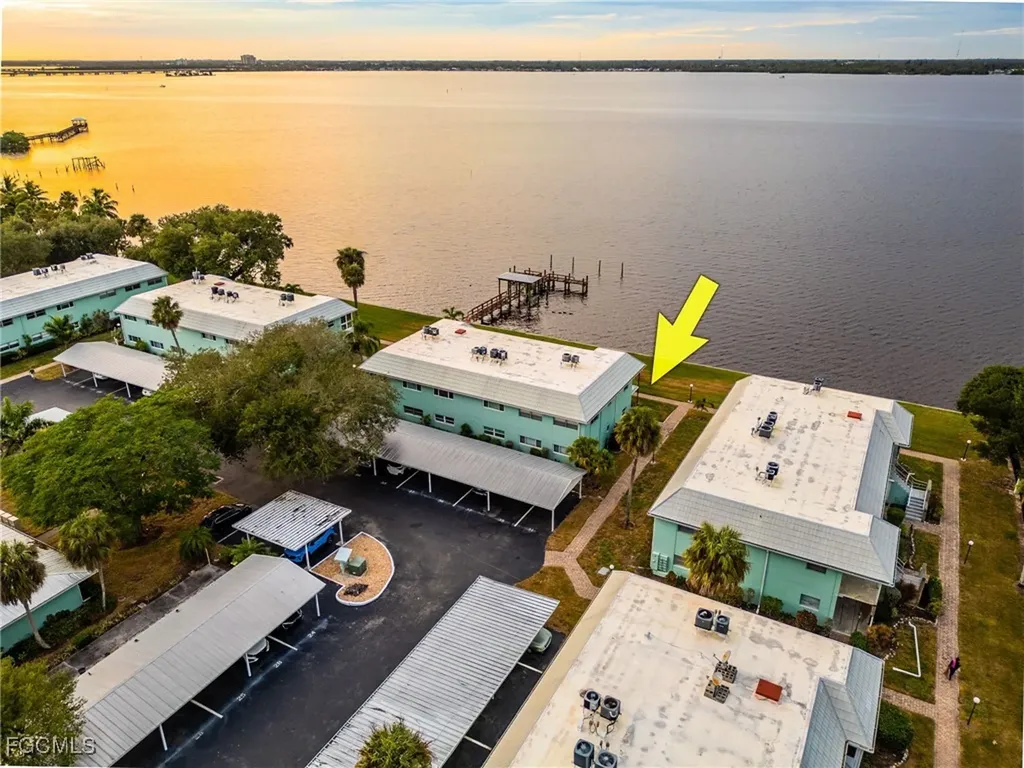 3225 E Riverside Drive Fort Myers FL 33916