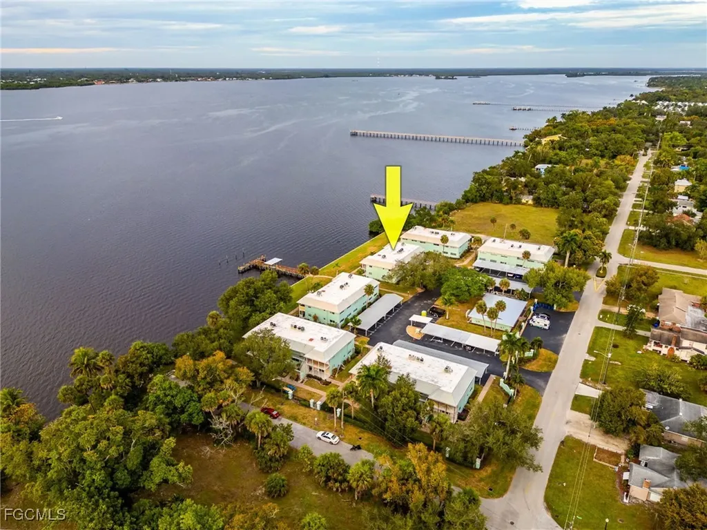 3225 E Riverside Drive Fort Myers FL 33916