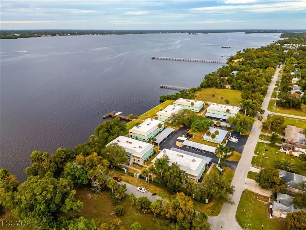 3225 E Riverside Drive Fort Myers FL 33916
