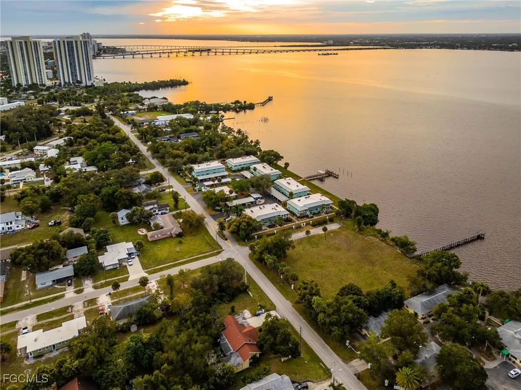 3225 E Riverside Drive Fort Myers FL 33916