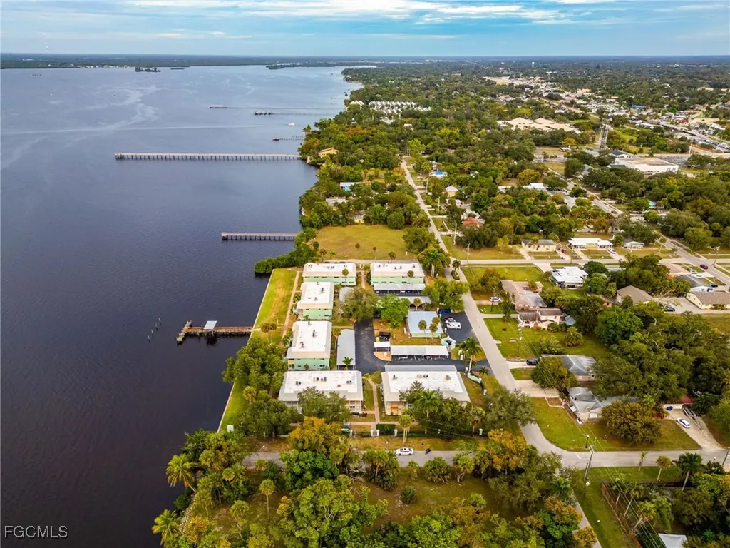 3225 E Riverside Drive Fort Myers FL 33916