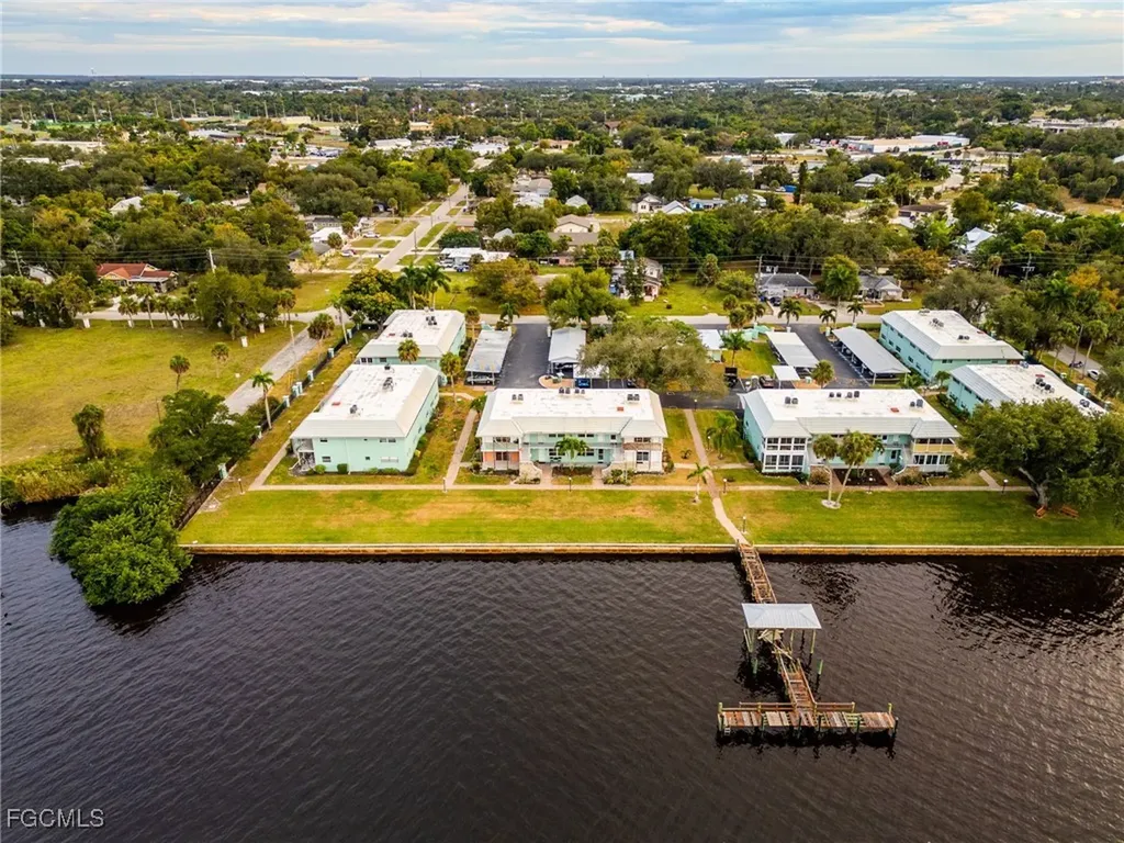 3225 E Riverside Drive Fort Myers FL 33916