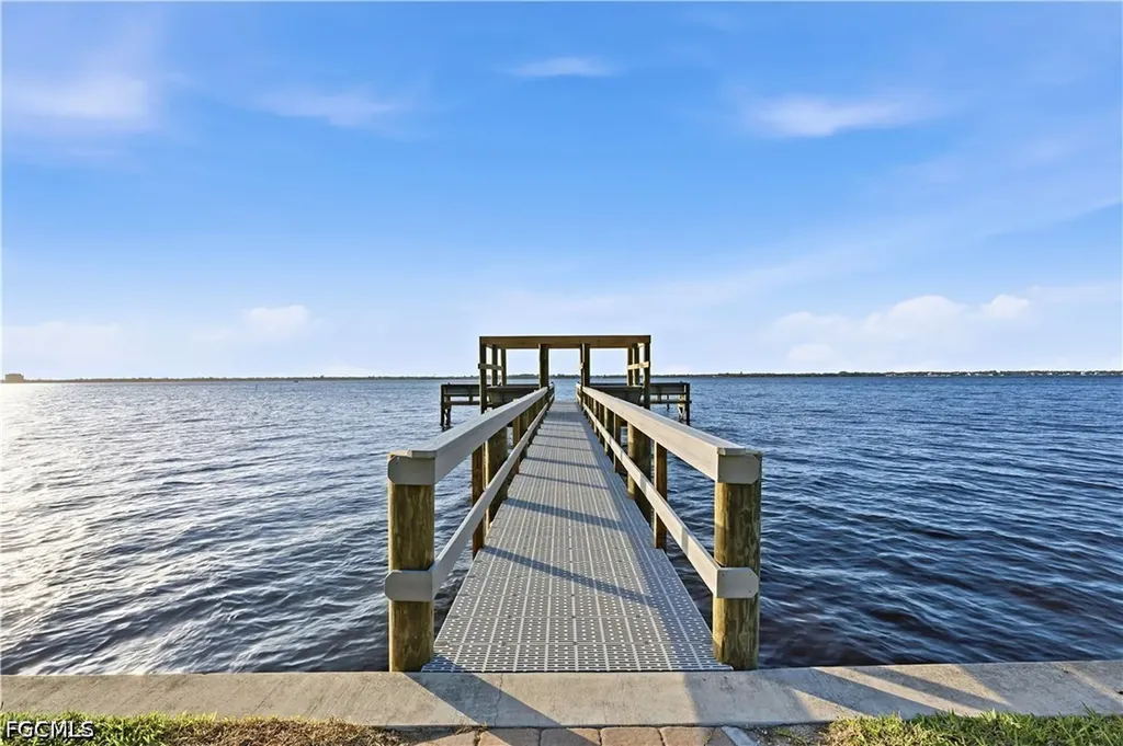 3225 E Riverside Drive Fort Myers FL 33916