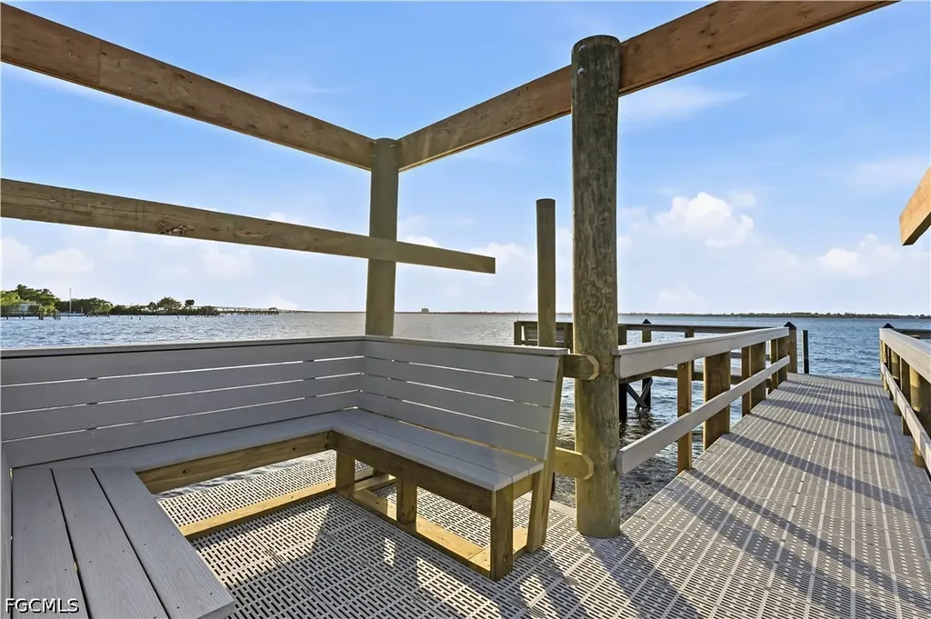 3225 E Riverside Drive Fort Myers FL 33916