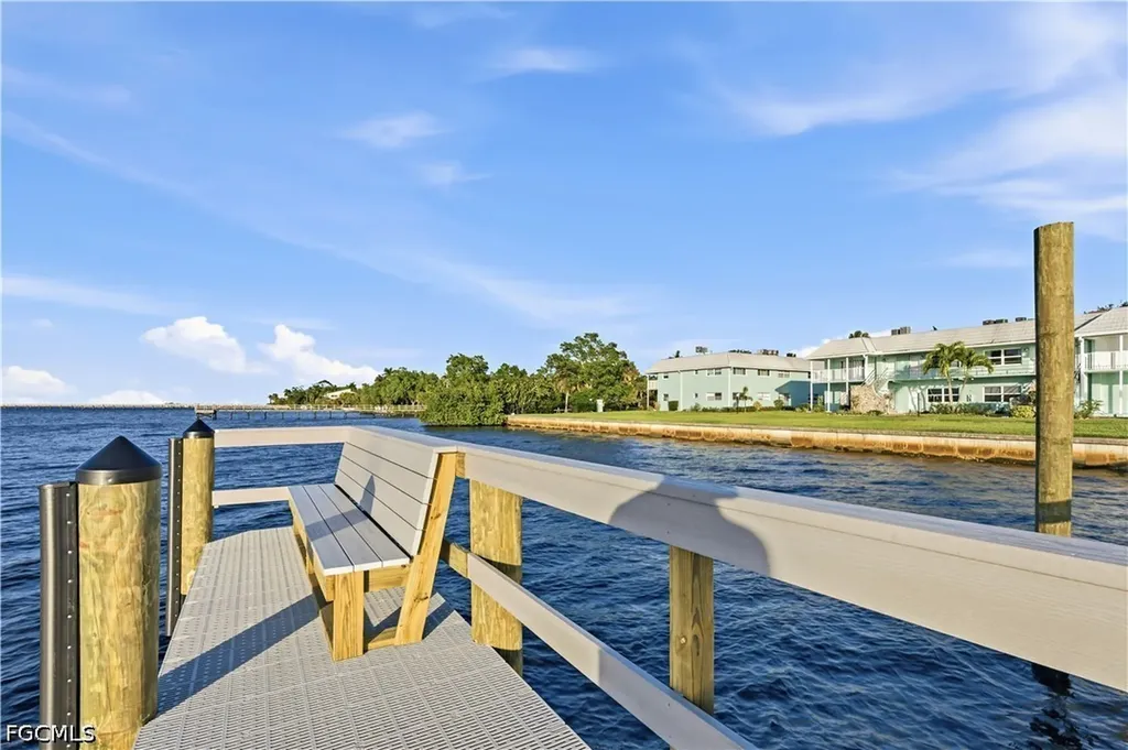 3225 E Riverside Drive Fort Myers FL 33916