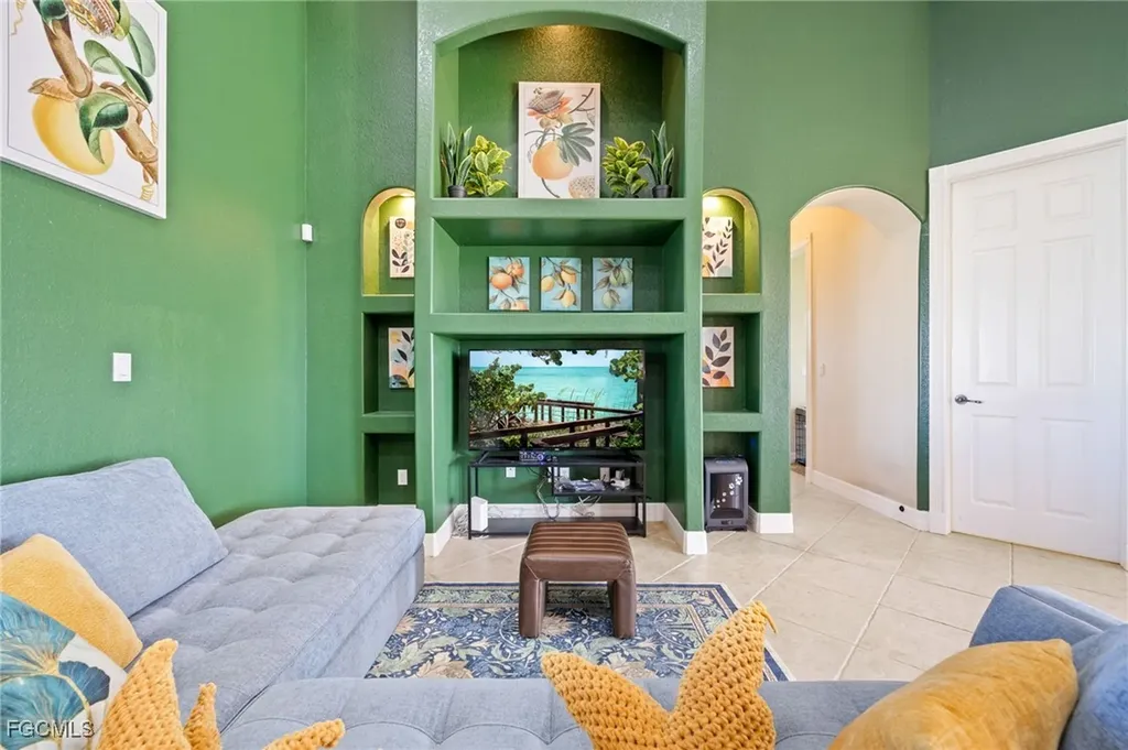 1028 NW 9th Avenue Cape Coral FL 33993