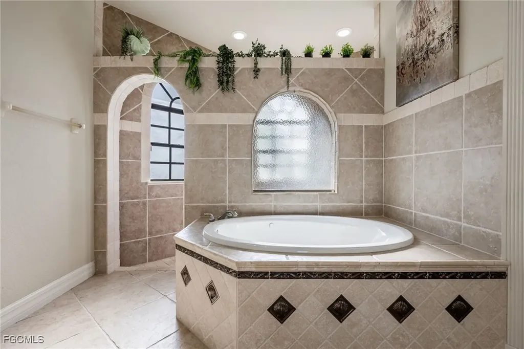 1028 NW 9th Avenue Cape Coral FL 33993