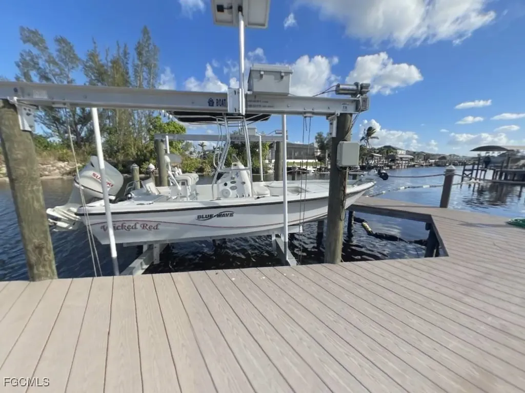 907 NW 38th Avenue Cape Coral FL 33993