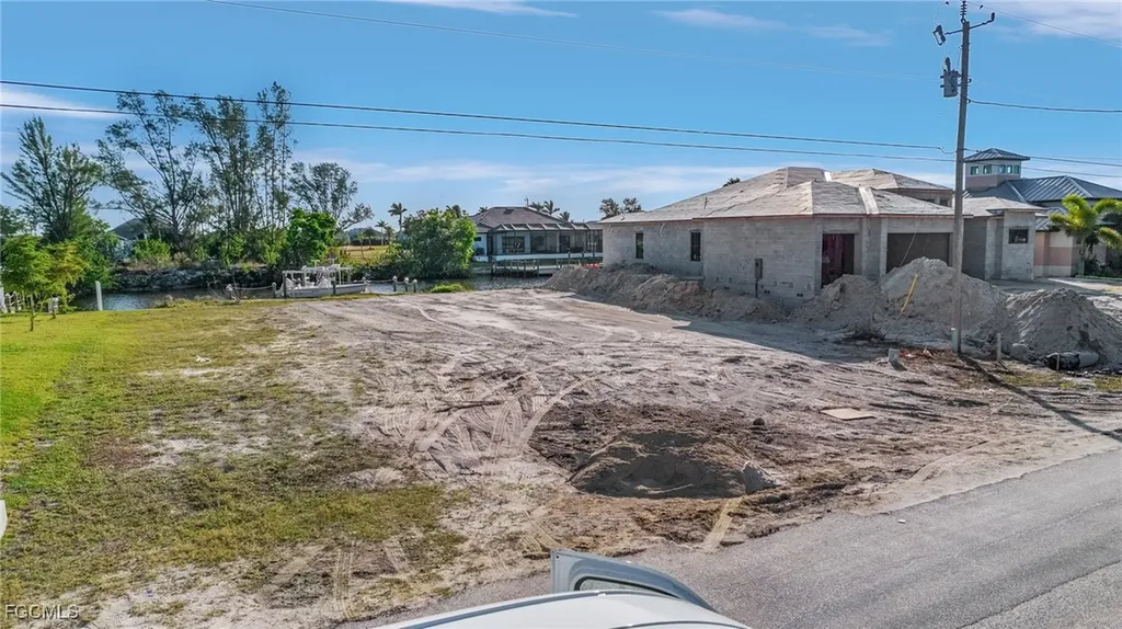 907 NW 38th Avenue Cape Coral FL 33993