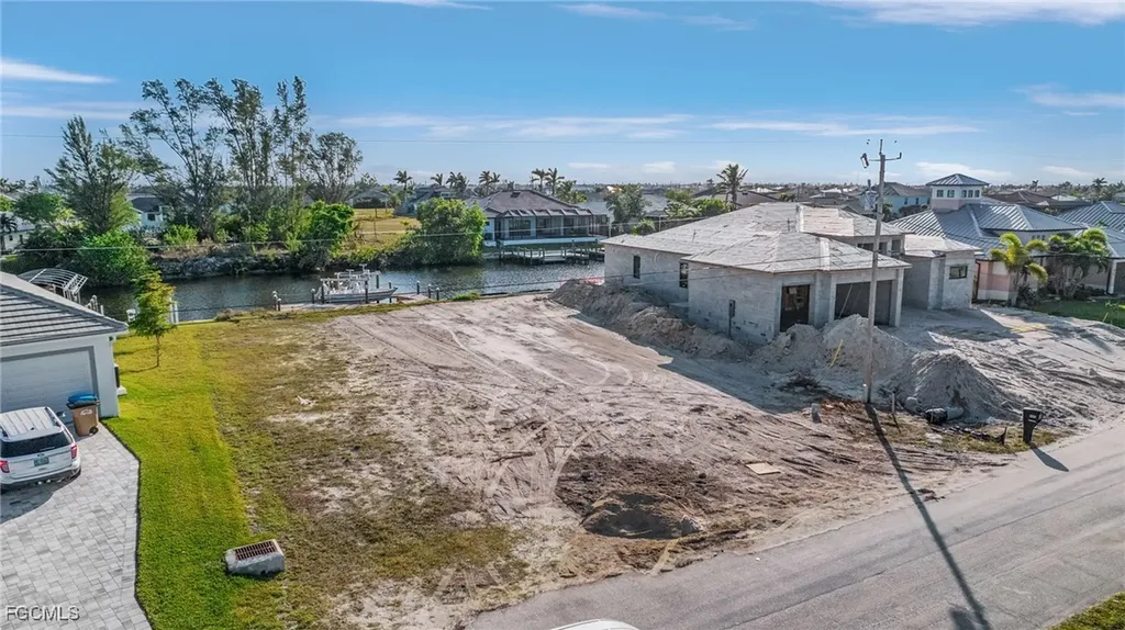 907 NW 38th Avenue Cape Coral FL 33993