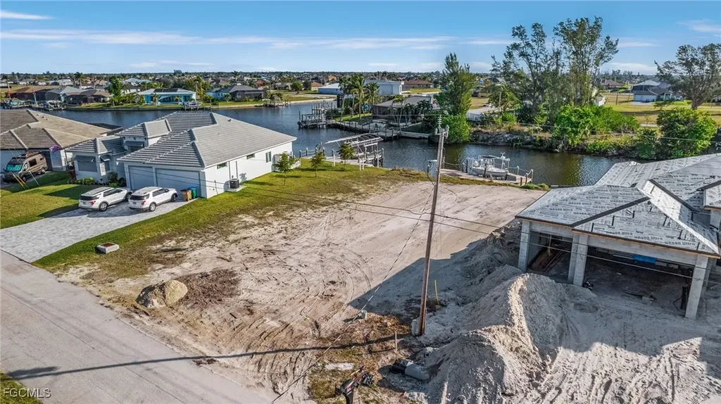 907 NW 38th Avenue Cape Coral FL 33993