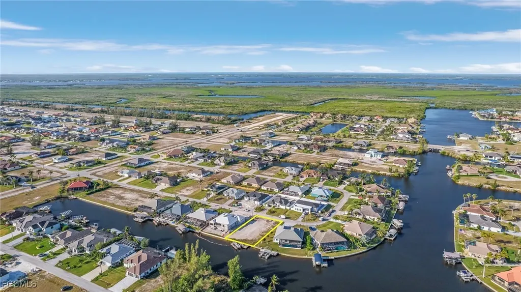 907 NW 38th Avenue Cape Coral FL 33993