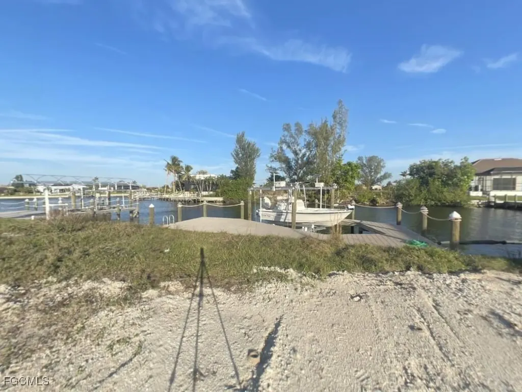 907 NW 38th Avenue Cape Coral FL 33993