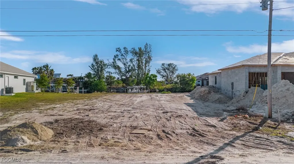 907 NW 38th Avenue Cape Coral FL 33993