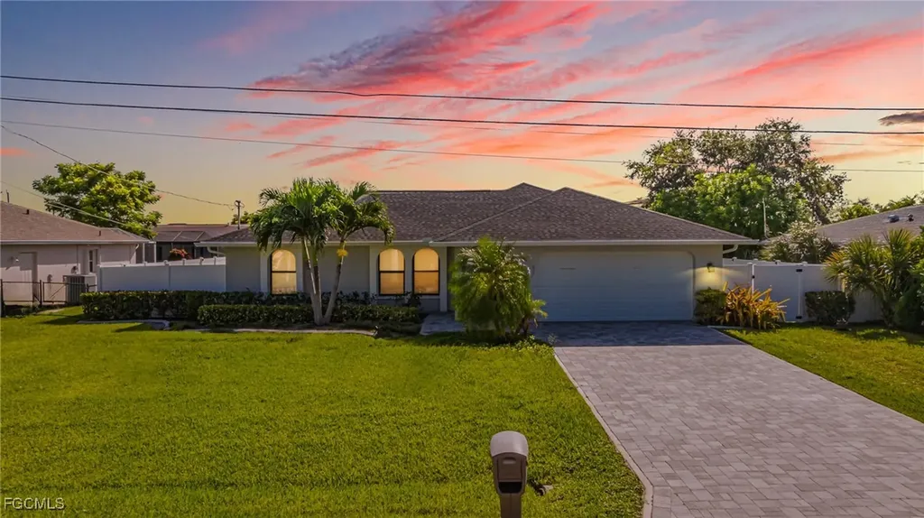 3810 SE 12th Place Cape Coral FL 33904