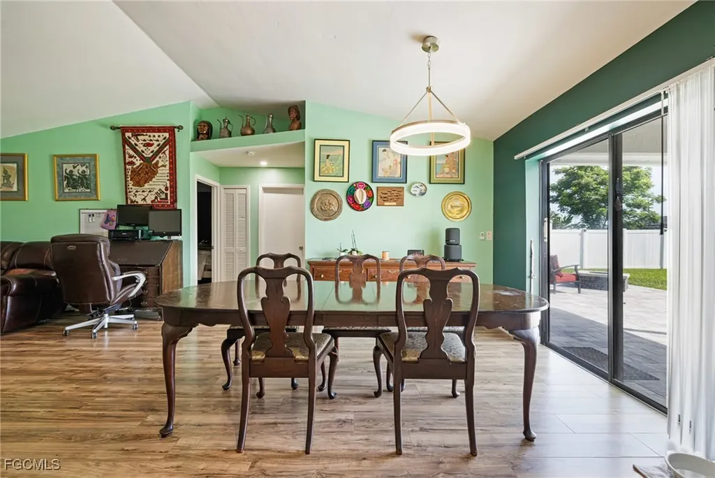 3810 SE 12th Place Cape Coral FL 33904