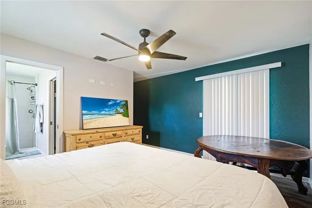 3810 SE 12th Place Cape Coral FL 33904