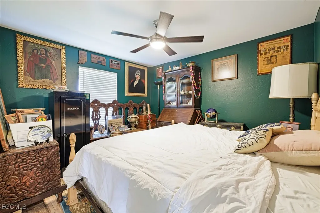 3810 SE 12th Place Cape Coral FL 33904