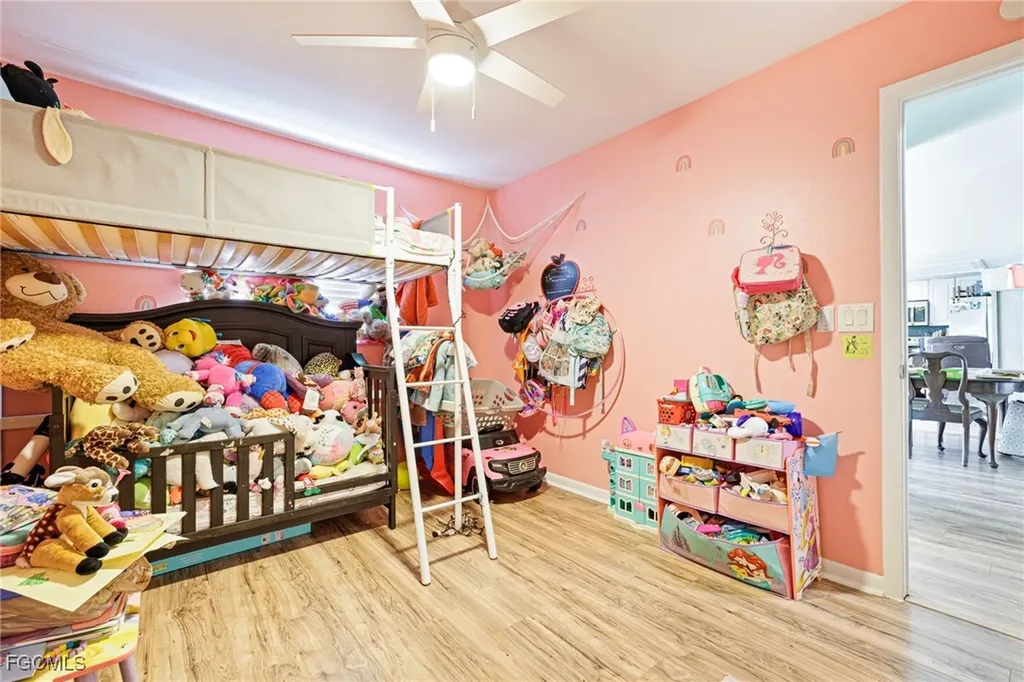 3810 SE 12th Place Cape Coral FL 33904