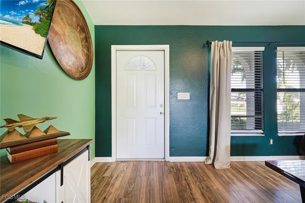 3810 SE 12th Place Cape Coral FL 33904