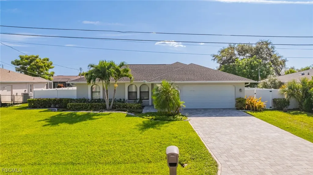 3810 SE 12th Place Cape Coral FL 33904