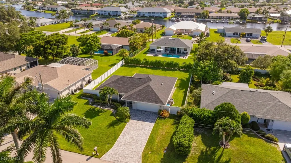 3810 SE 12th Place Cape Coral FL 33904