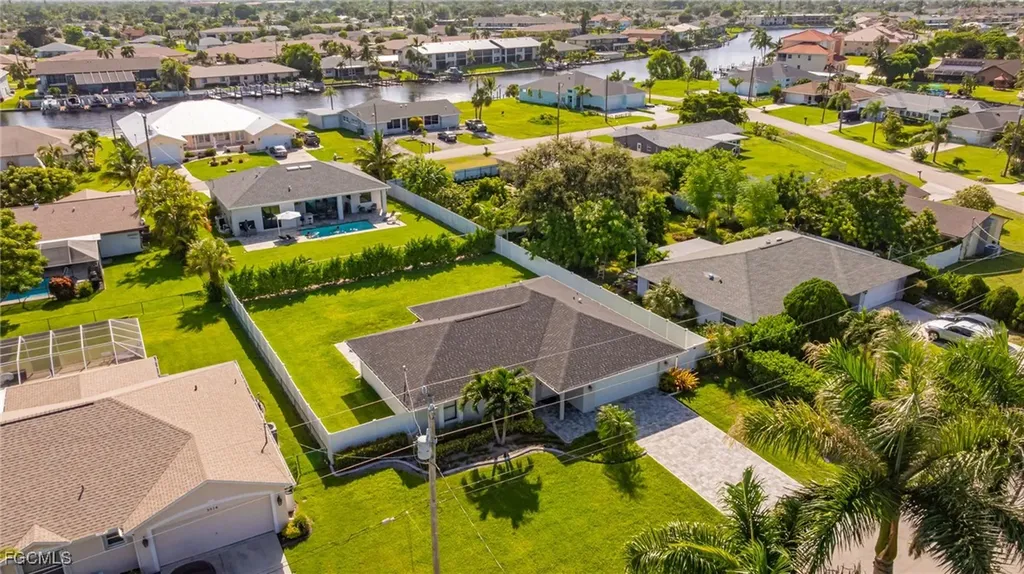 3810 SE 12th Place Cape Coral FL 33904