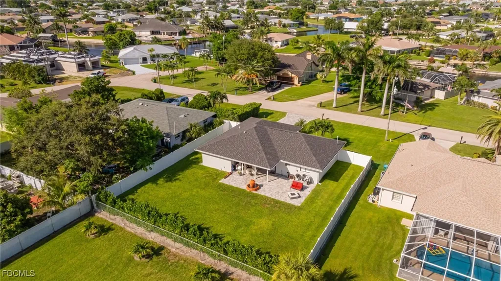 3810 SE 12th Place Cape Coral FL 33904