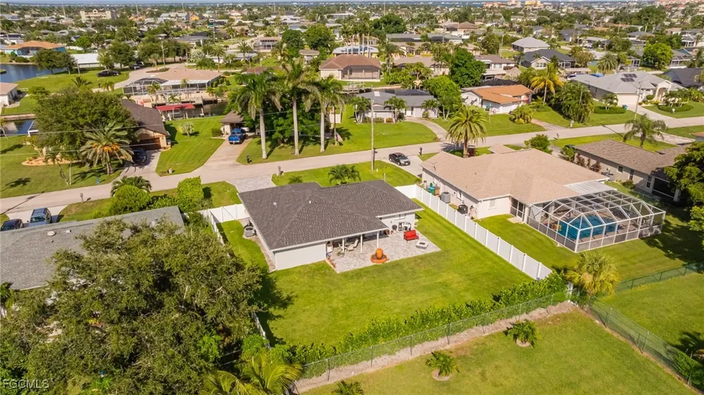 3810 SE 12th Place Cape Coral FL 33904