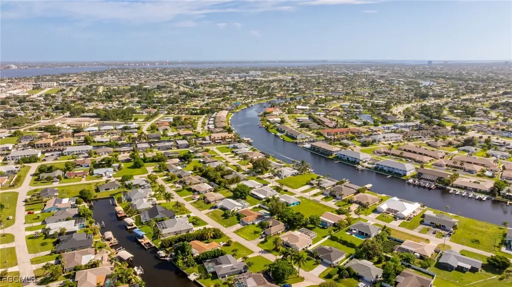 3810 SE 12th Place Cape Coral FL 33904