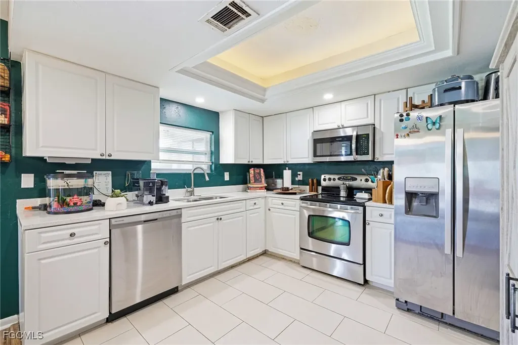 3810 SE 12th Place Cape Coral FL 33904