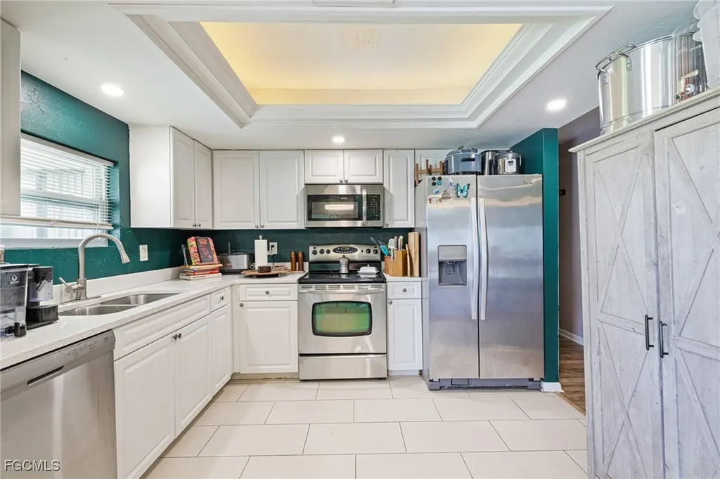 3810 SE 12th Place Cape Coral FL 33904