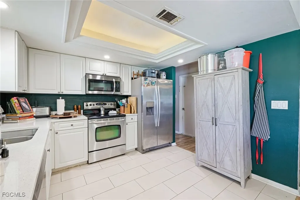 3810 SE 12th Place Cape Coral FL 33904